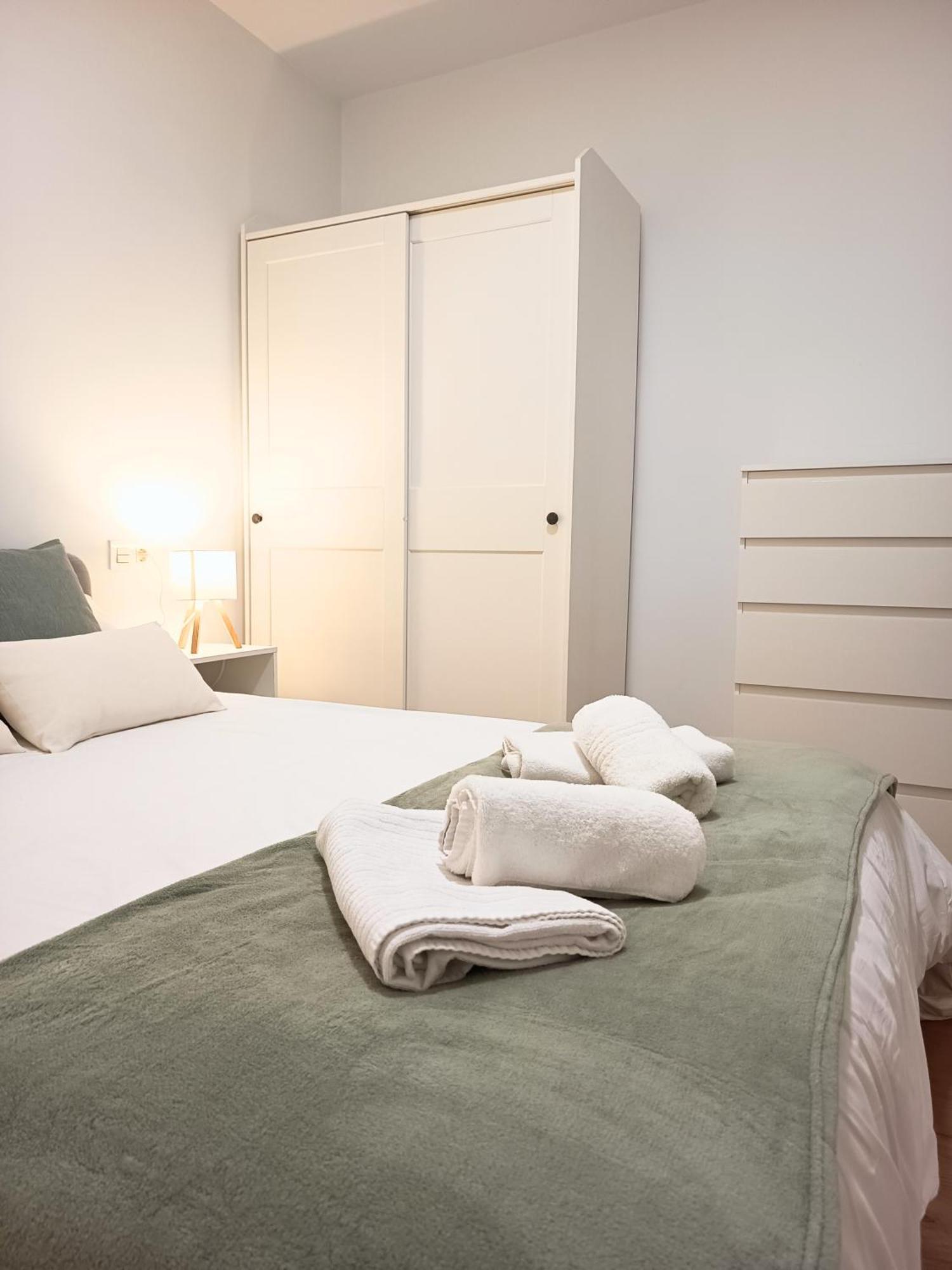 Modern Plaza De Toros Apartment With Free Parking Granada Exterior photo
